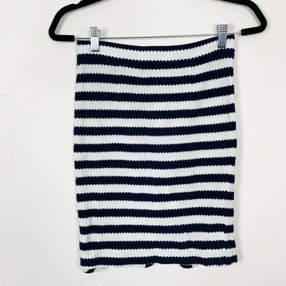 Diane von Furstenberg Woman's 2 Walda Black and White Striped‎ Knit Penci… - Picture 2 of 7